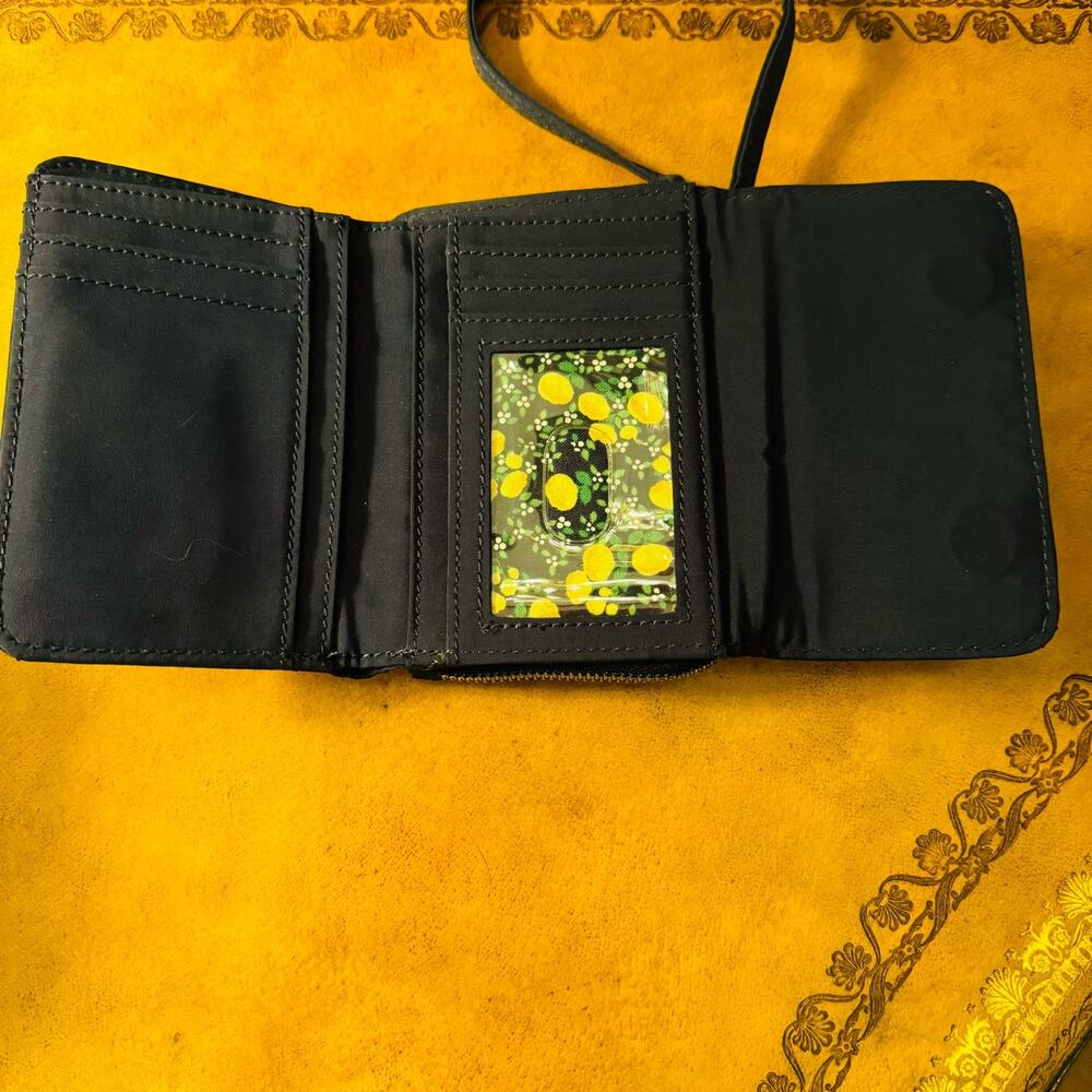 Vera Bradley Navy Quilted Flap Trifold Wallet Wristlet - Picture 6 of 10